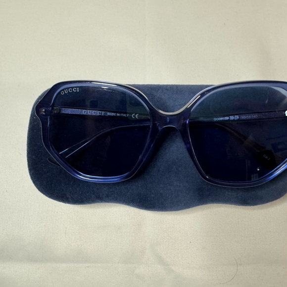 Gucci Sunglasses - Picture 15 of 16